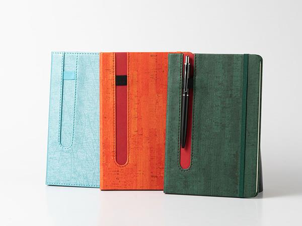 Moleskine notebook, 80 lined pages, contrasting color elastic pen loop